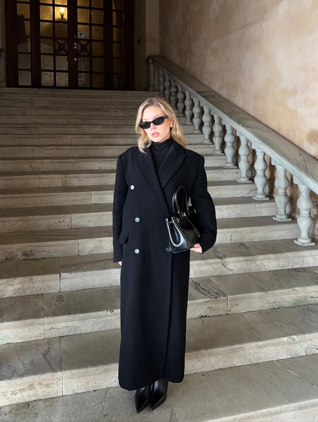 Ziva Metal Lock Decoration Tote Bag - Black