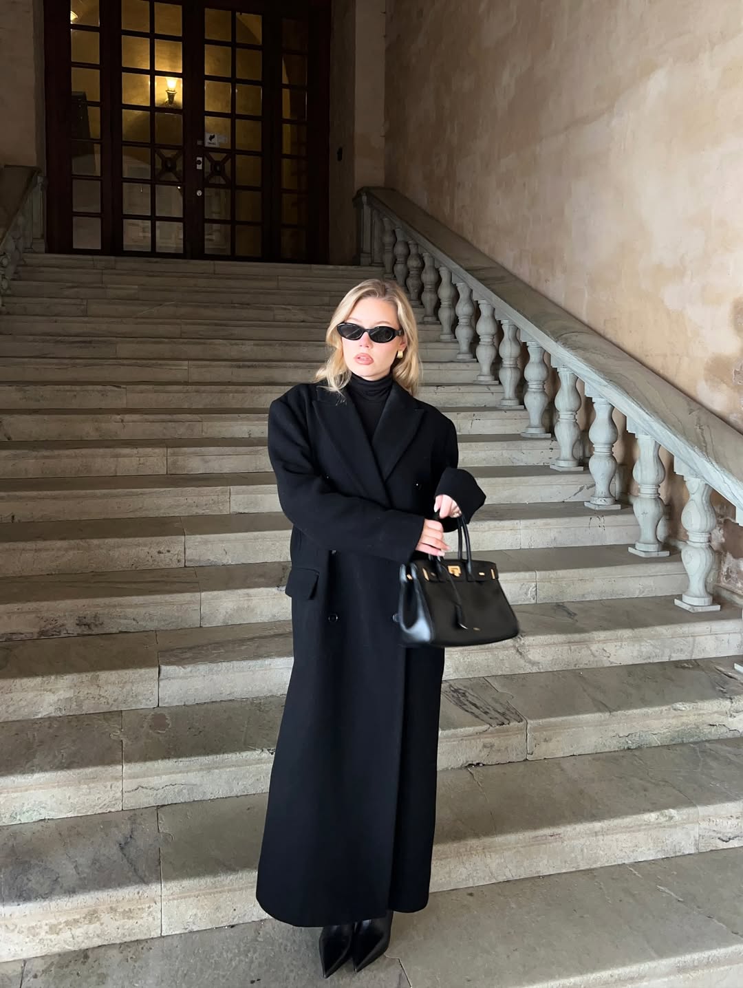 Ziva Metal Lock Decoration Tote Bag - Black